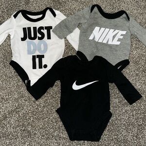 Nike Baby Long Sleeve Bodysuit - Bundle